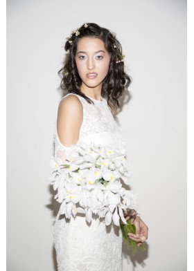 Organza-Spitzenkleid mit Cut-Outs Organza-Spitzenkleid mit Cut-Outs