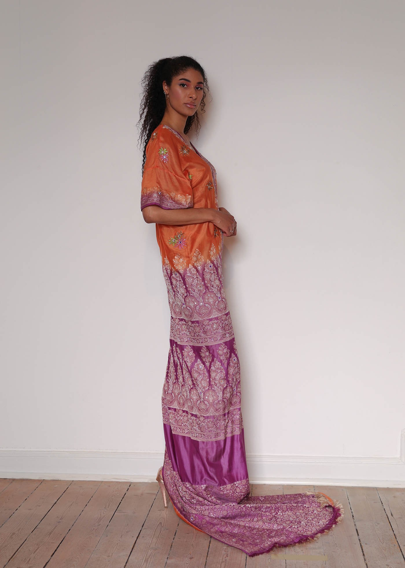 Handbestickter Seiden-Jacquard Sari