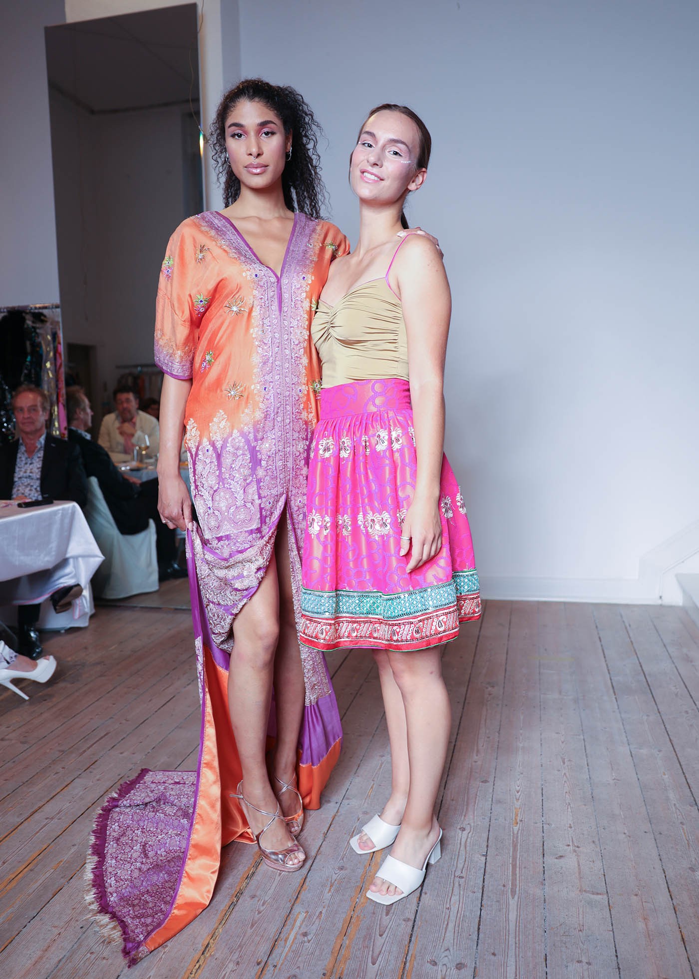 Top aus glänzendem Gold-Jersey