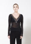 Tulle stretch shirt with embroidered fake leather & pearl necklace